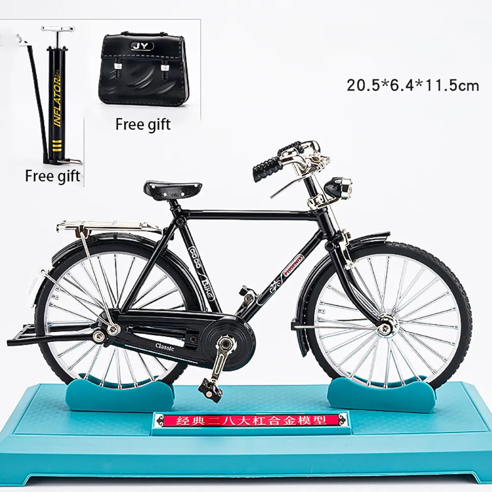 A bike que fica na mesa quando a outra fica na garagem.